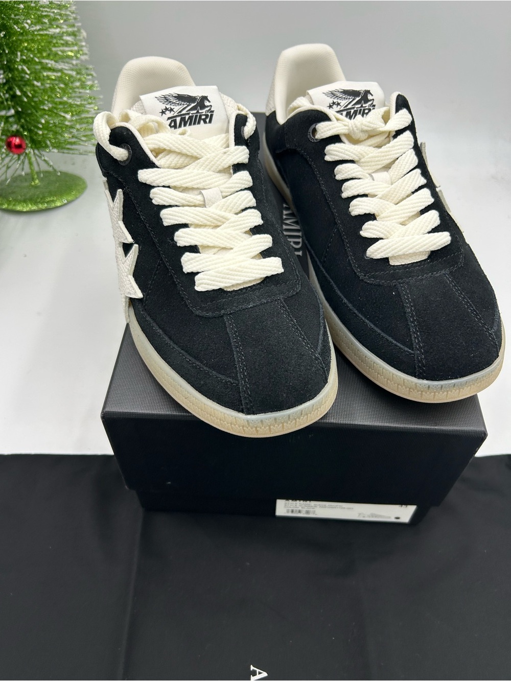 Men's AMIRI Pacific suede low top sneakers size 43/10 US